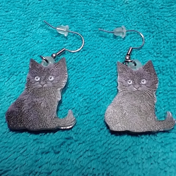 Cute purple black cat kitten wire dangle earrings - Picture 2 of 3